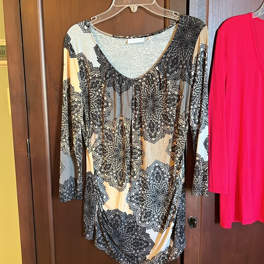 Two New York & Company Tops View 5